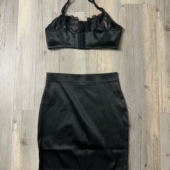 Fashion nova lace bralette and skirt - Picture 2 of 2